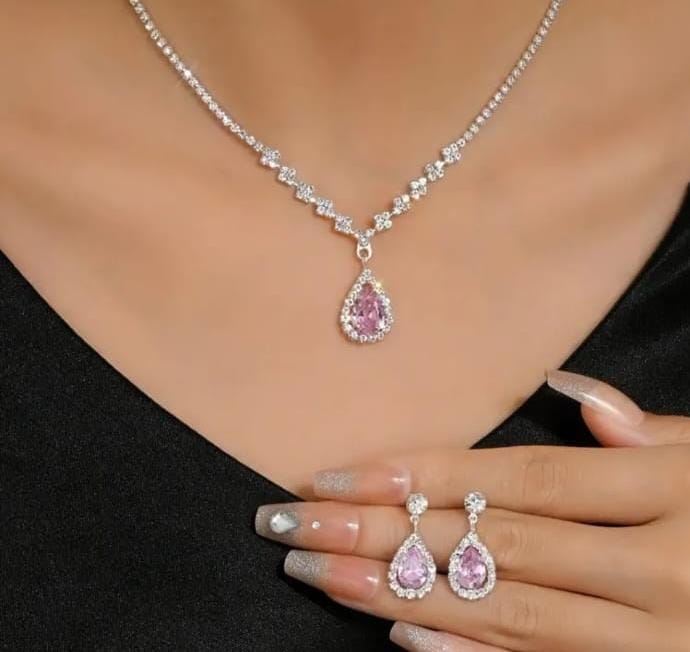 Droplet shape zircon earrings and pendant