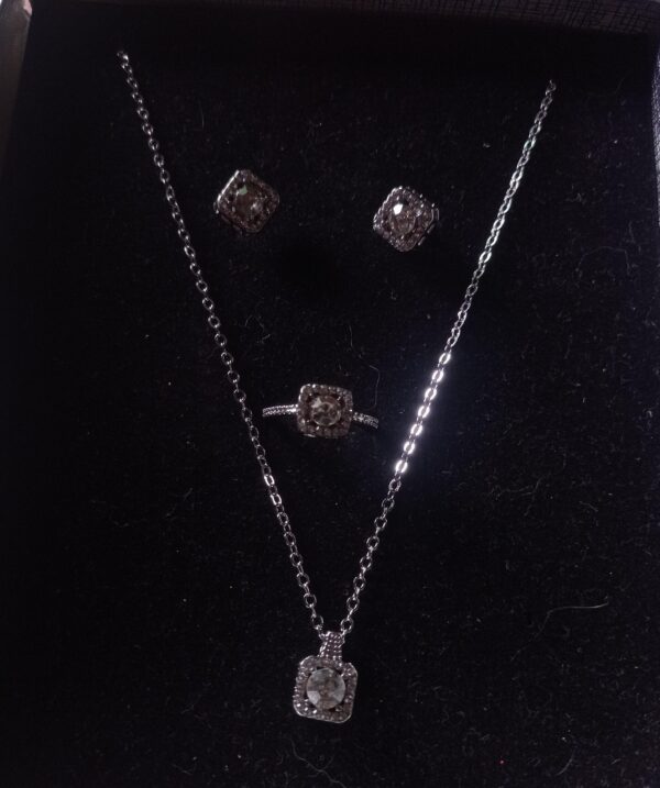 Elegant 4pcs jewellery set
