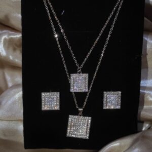 Square zircon pendant set